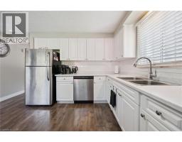 589 ELGIN Street N - 14