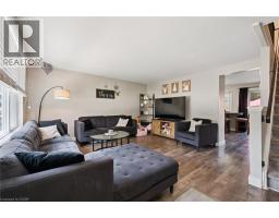 589 ELGIN Street N - 9