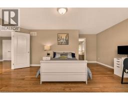 76 MOORLAND Crescent - 30