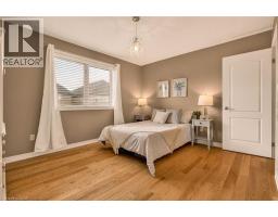 76 MOORLAND Crescent - 33