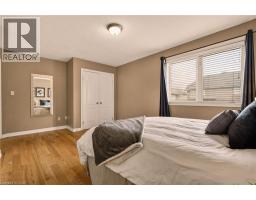 76 MOORLAND Crescent - 36