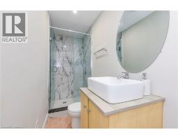 3590 LAKESHORE Road - 24