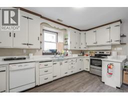 50 SANDERS Boulevard - 8