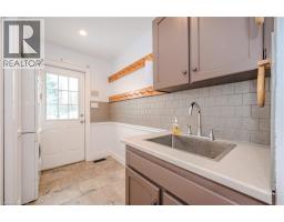 4290 VICTORIA Road S - 21