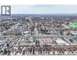 74 VICTOR Boulevard - 36