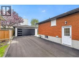 74 VICTOR Boulevard - 39