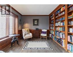 18 STONEGATE Drive - 26