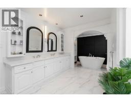 18 STONEGATE Drive - 34