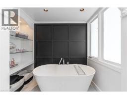 18 STONEGATE Drive - 35