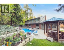 18 STONEGATE Drive - 50