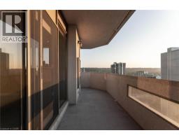 67 CAROLINE Street S UnitNo. 17C - 32