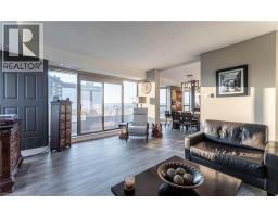 67 CAROLINE Street S UnitNo. 17C - 4