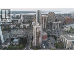 67 CAROLINE Street S UnitNo. 17C - 41