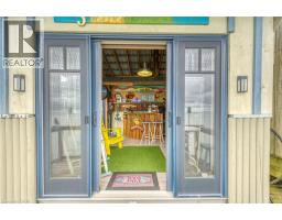 2090 LAKESHORE Road - 35