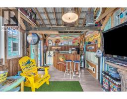 2090 LAKESHORE Road - 36