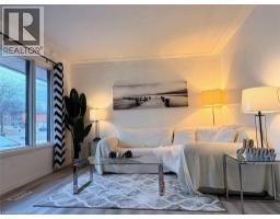 374 VICTORIA Road N - 26