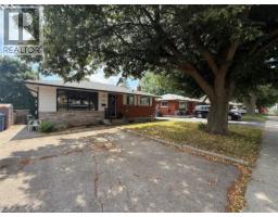 374 VICTORIA Road N - 3