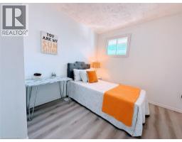 374 VICTORIA Road N - 33