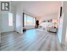 374 VICTORIA Road N - 8
