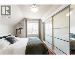54 WEIR Street S - 21