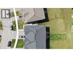 105 ALICIA Crescent - 40