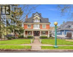 18 BRANT Road N - 1
