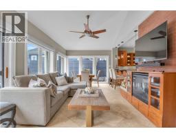 18 BRANT Road N - 17