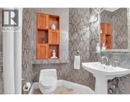 18 BRANT Road N - 18