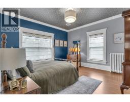 18 BRANT Road N - 22