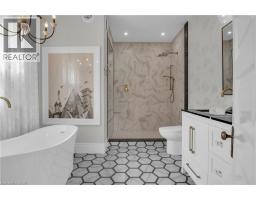 18 BRANT Road N - 26