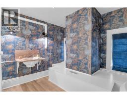18 BRANT Road N - 29