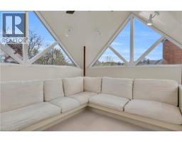 18 BRANT Road N - 30