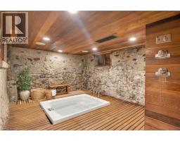 18 BRANT Road N - 33