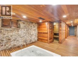 18 BRANT Road N - 35
