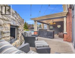 18 BRANT Road N - 38