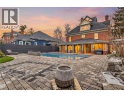 18 BRANT Road N - 4