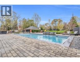 18 BRANT Road N - 42
