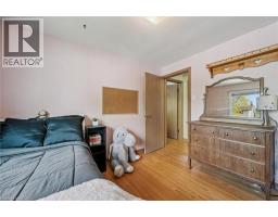 39 CHARLOTTE Crescent - 21