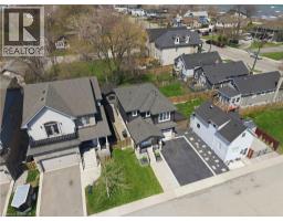 3 REMBE Avenue - 32