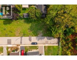 11 KNAPMANS Drive - 18