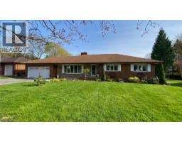 16 DALEVIEW Crescent - 1