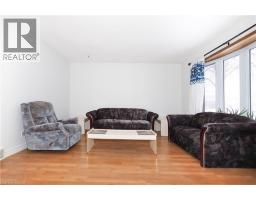 10 BALFOUR Crescent - 6