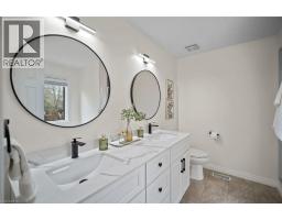 320 HAMILTON Drive UnitNo. 10 - 28