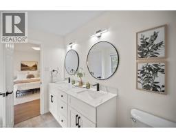320 HAMILTON Drive UnitNo. 10 - 29