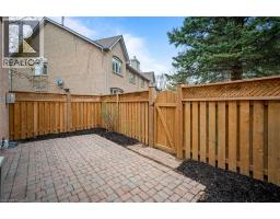 320 HAMILTON Drive UnitNo. 10 - 38