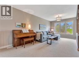 82 MAPLECREST Drive - 11