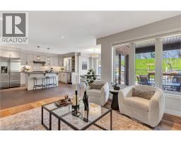 82 MAPLECREST Drive - 7