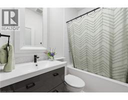 252 KING Street W - 14