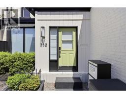 252 KING Street W - 3