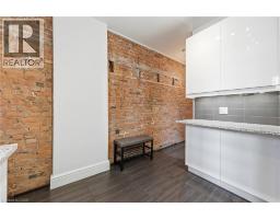 252 KING Street W - 33